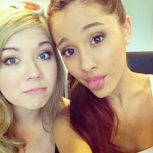 Jennette Ariana Porn Captions - A Special Happy Birthday to Ariana Grande and Jennette McCurdy! - J-14