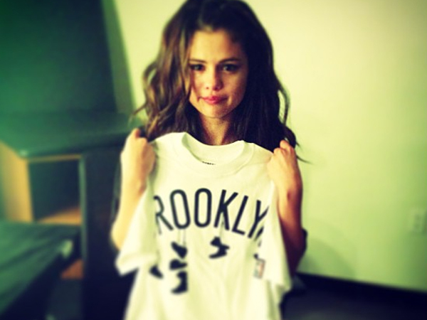 10 Times Selena Gomez Burst Into Tears In Public J 14 J 14 8371