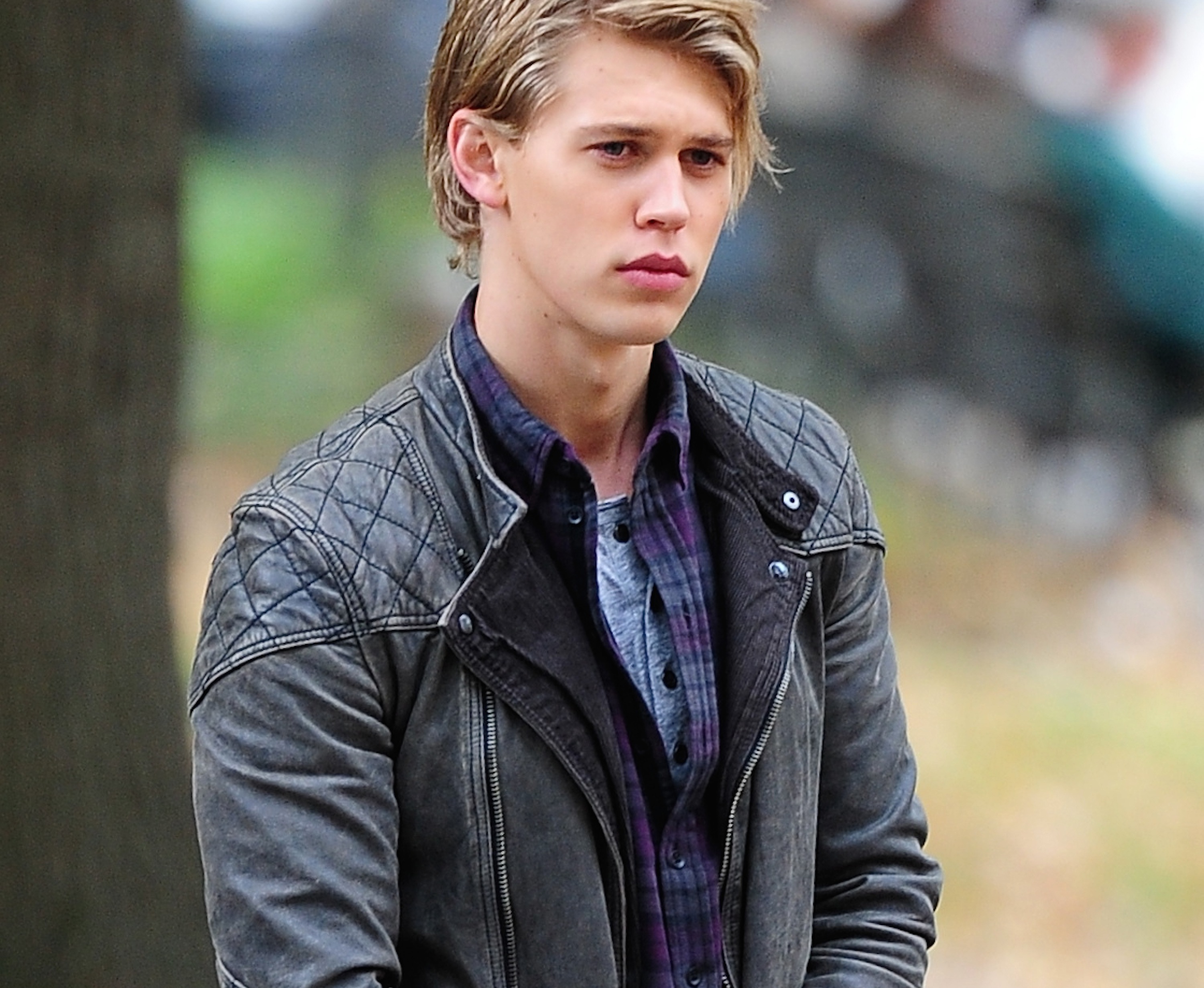 Austin Butler's Mother Passes Away - J-14