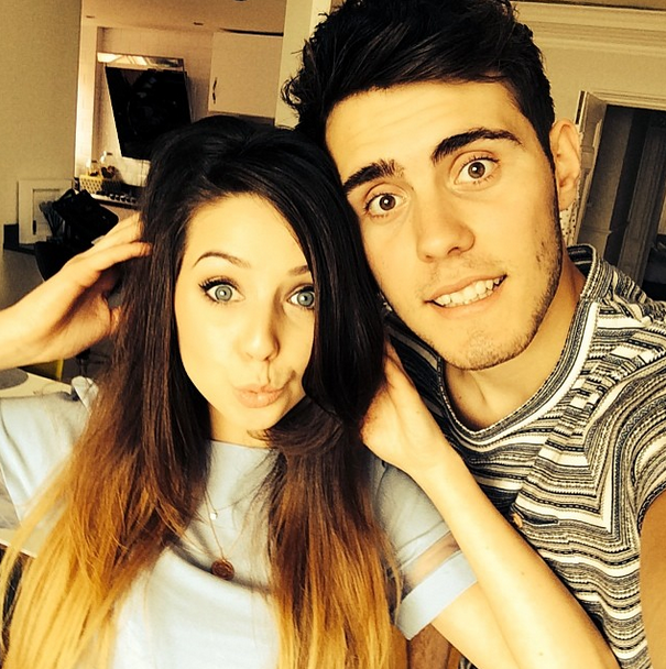 16 Cute Photos Of Zoella And Alfie Deyes