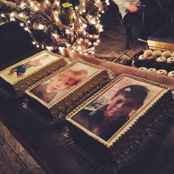 View 21St Kendall Jenner Birthday Cake Pics