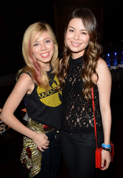 412px x 594px - Miranda Cosgrove and Jennette McCurdy Vacation in Mexico!