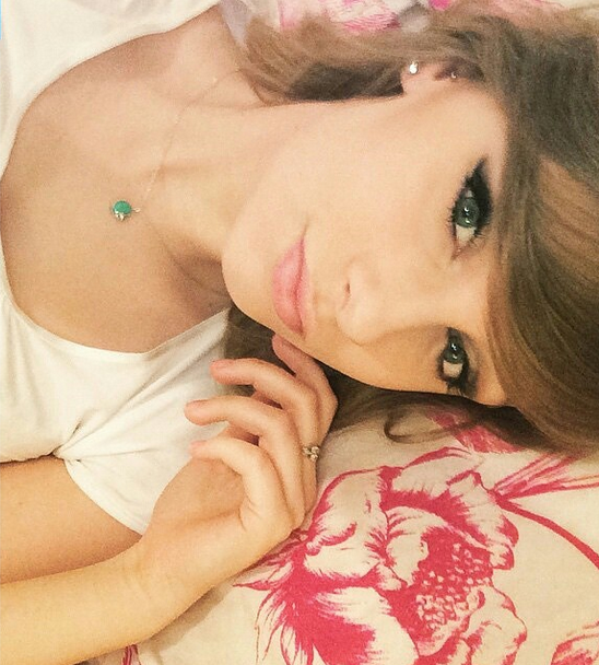 6 Fans Who Could Totally Pass as Taylor Swift's Twin Sister