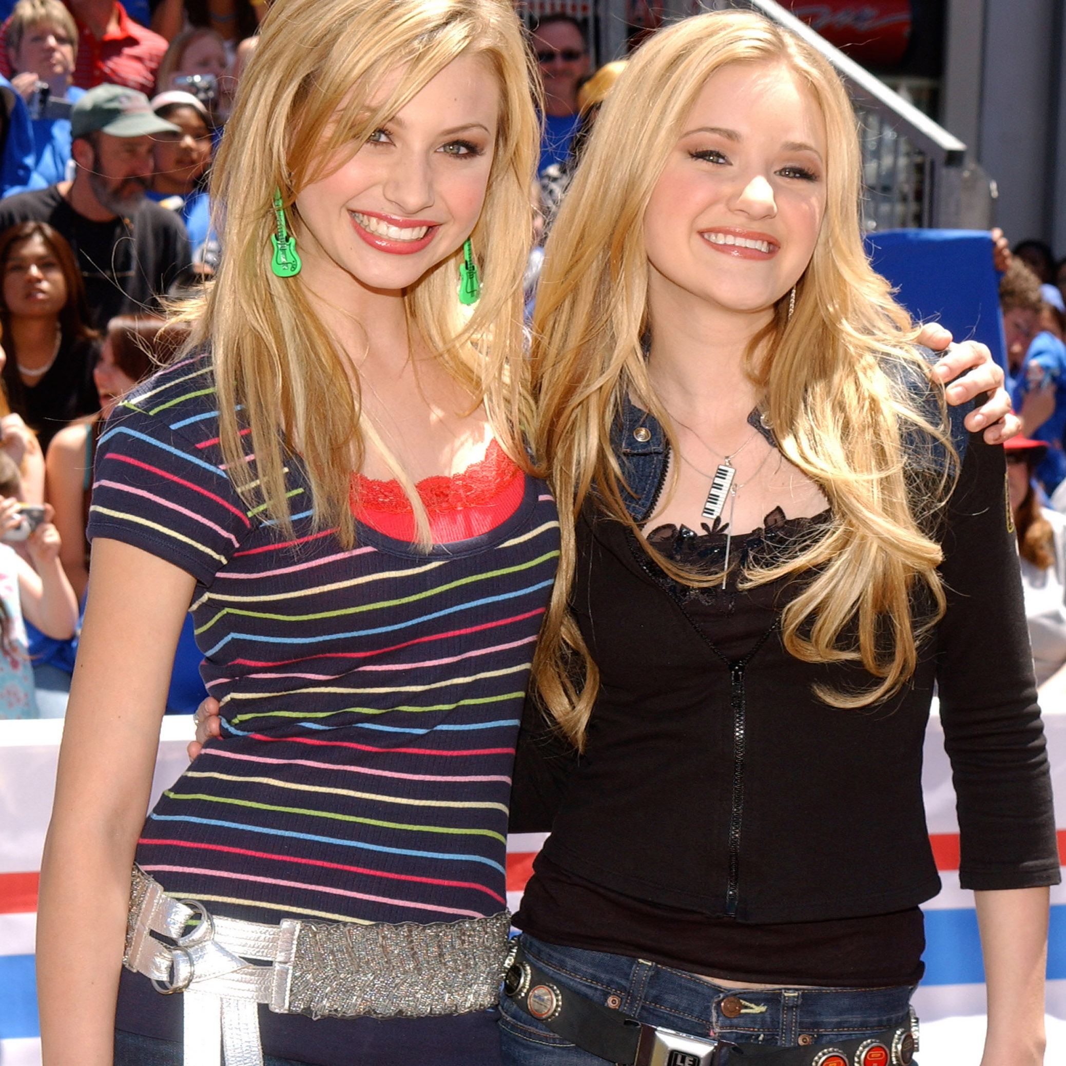 Aly & AJ Ditch 78Violet For New Music - J-14