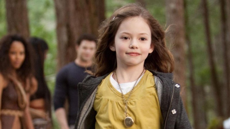 Twilight Renesmee Actor Mackenzie Foy Turns 16 — See What She Looks Like Now