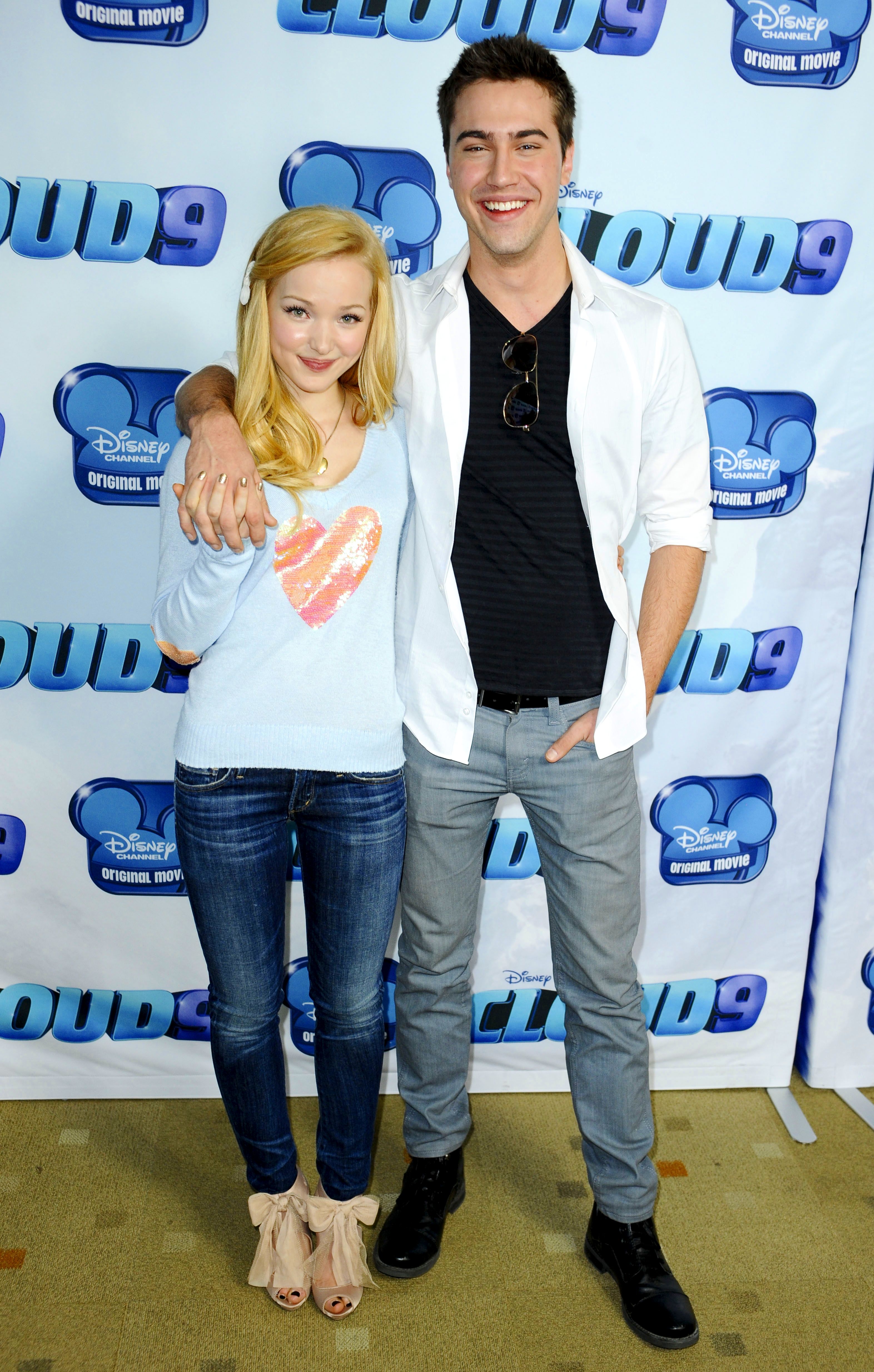 How Tall Is Dove Cameron? Height, Photos With Other Stars
