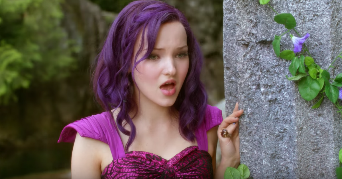 Dove Cameron Falling: Filming Of 'If Only' In Descendants