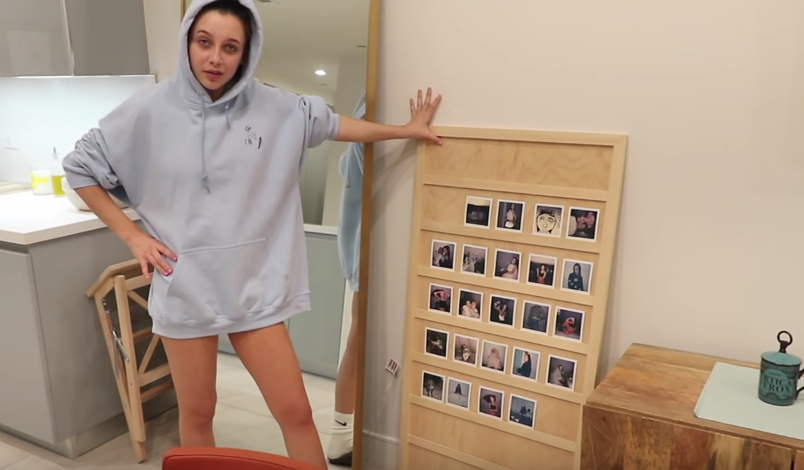 View Emma Chamberlain Friends Olivia Gif