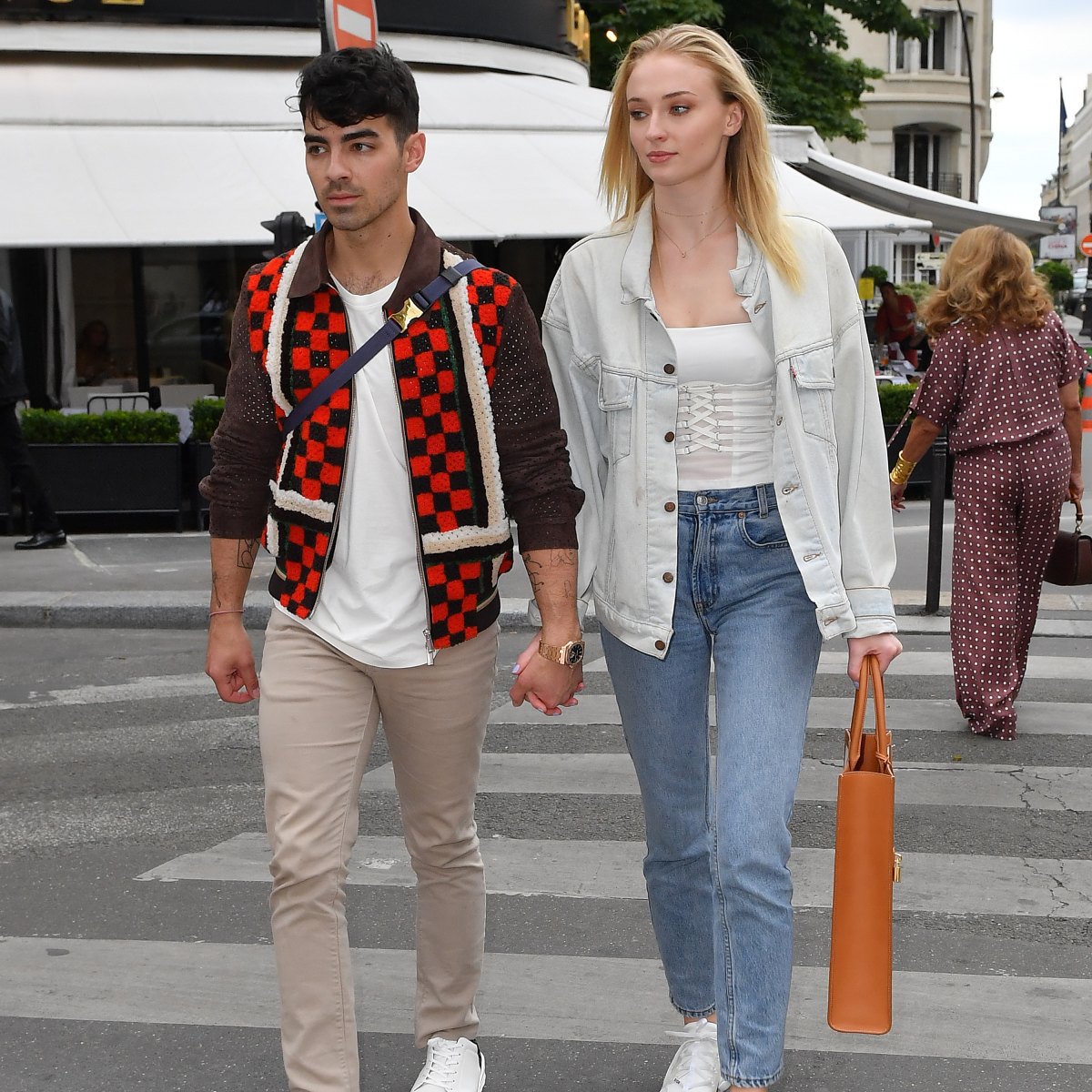 Sophie Turner & Joe Jonas Make a Stylish Appearance in Paris