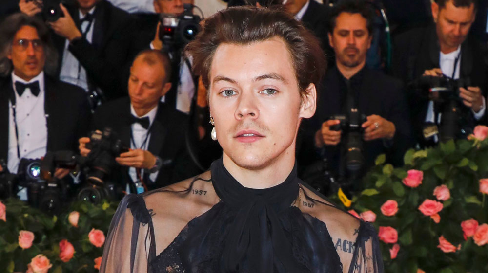 Harry Styles Talks Sexuality Addresses Rumors Hes Bisexual