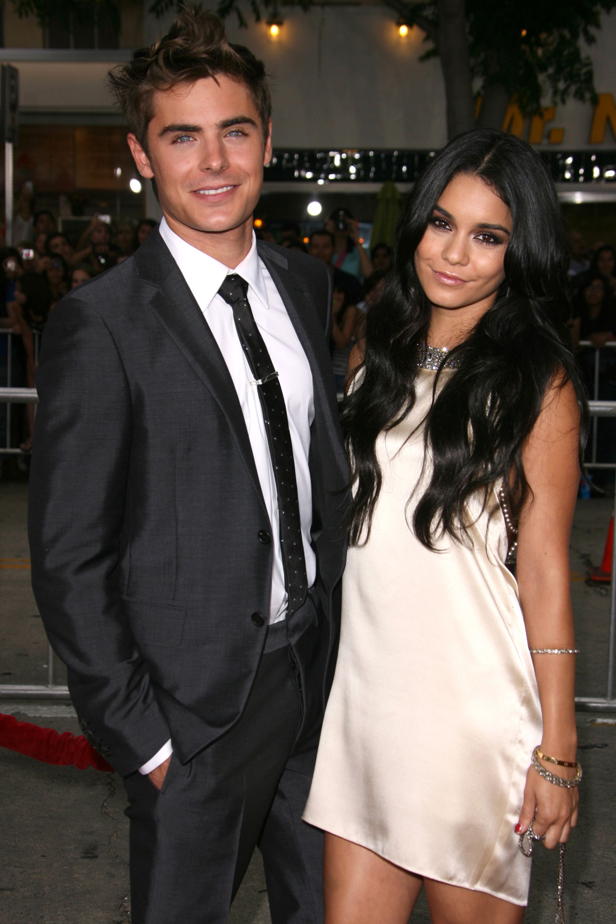 Zac Efron's Girlfriend Guide to His Love Life and Relationships