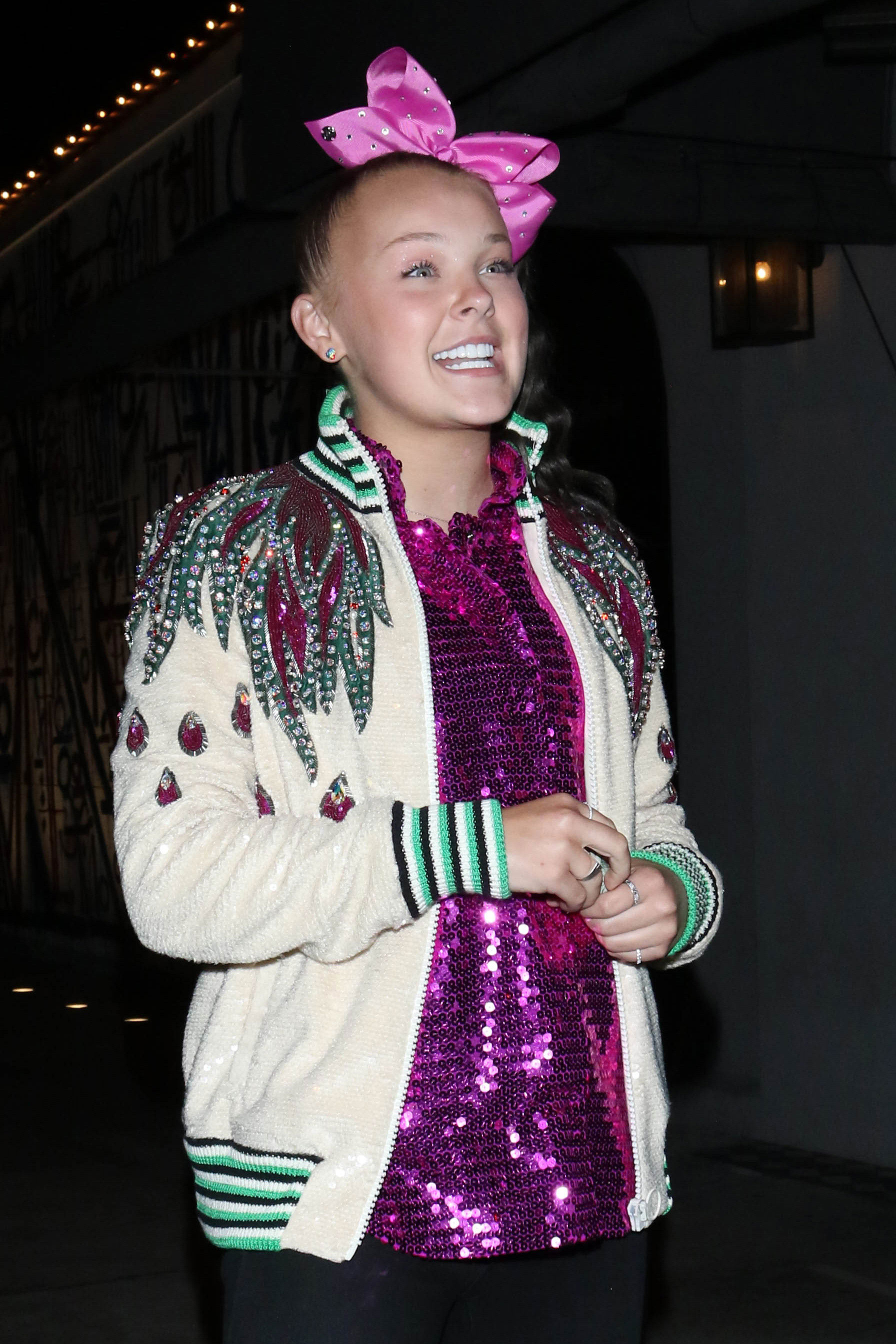 JoJo Siwa Brown Hair: Shows Off Brunette Look During Night Out