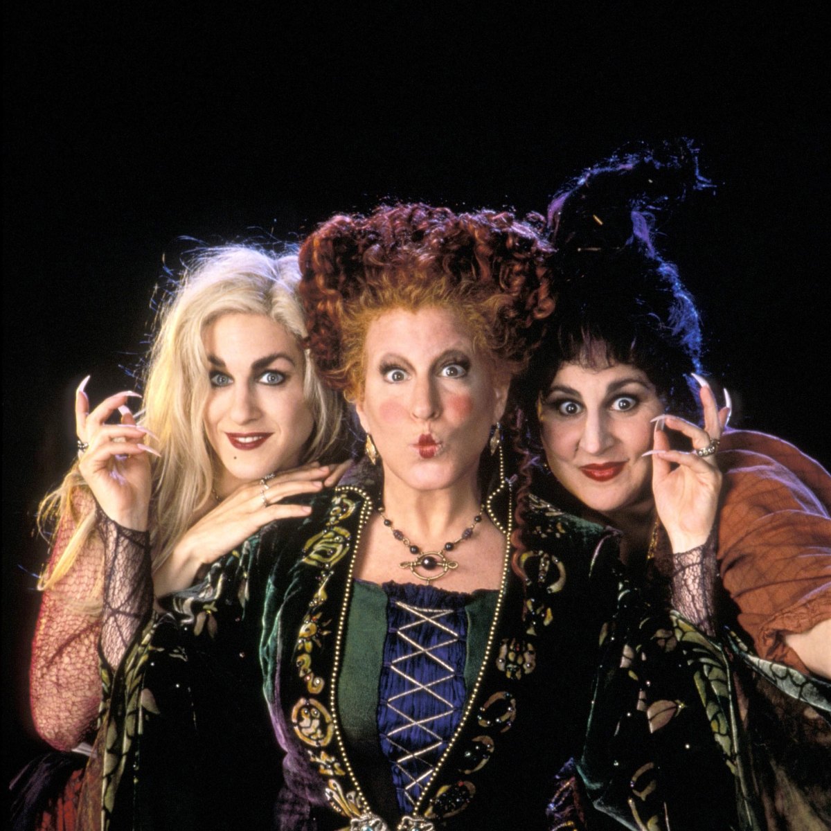 The Story Behind the Iconic Costumes of 'Hocus Pocus