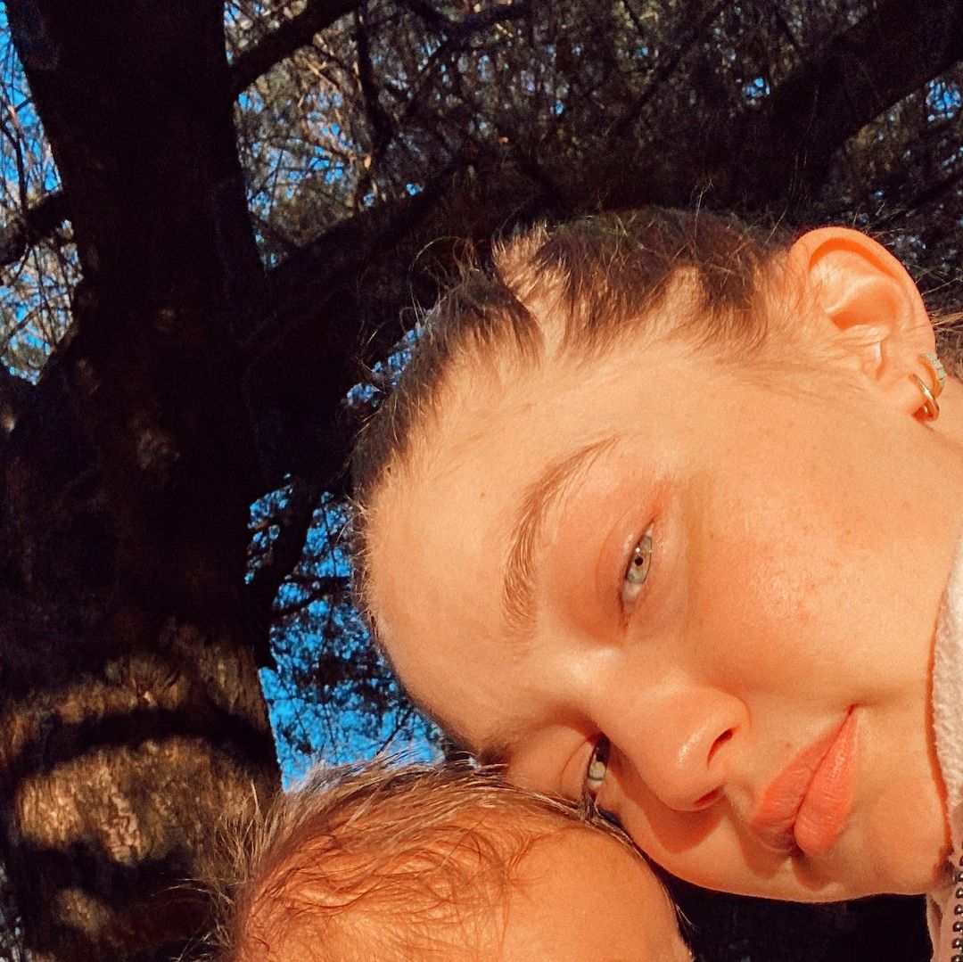 Gigi Hadid posts adorable spring-themed selfie with daughter Khai - Good  Morning America