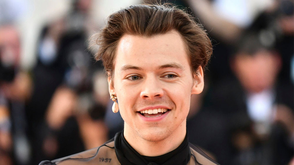 Harry Styles Talks One Direction Fashion And 2020 In Vogue