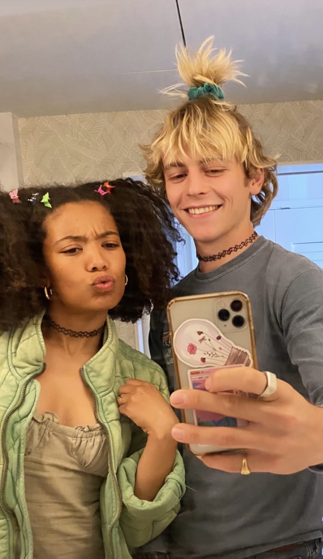 Who Is Ross Lynch Dating? 2023
