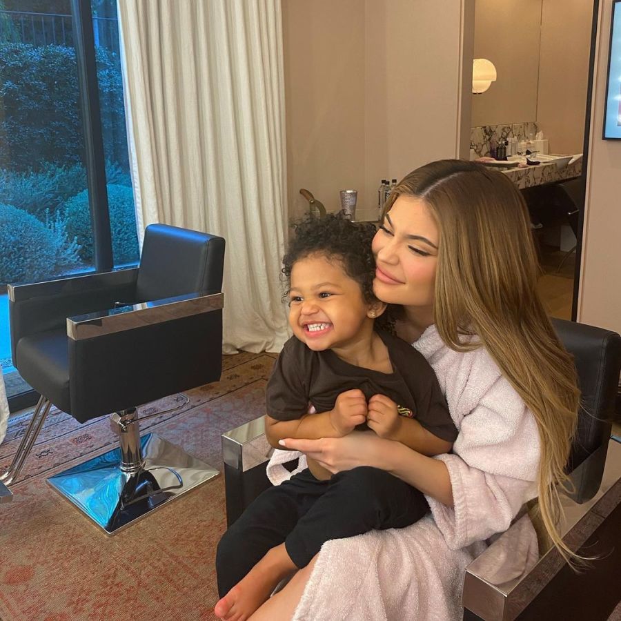 Pregnant-Danielle-Fishel-Shares-Adorable-First-Baby-Bump-Pic.jpg?quality=86&strip=all