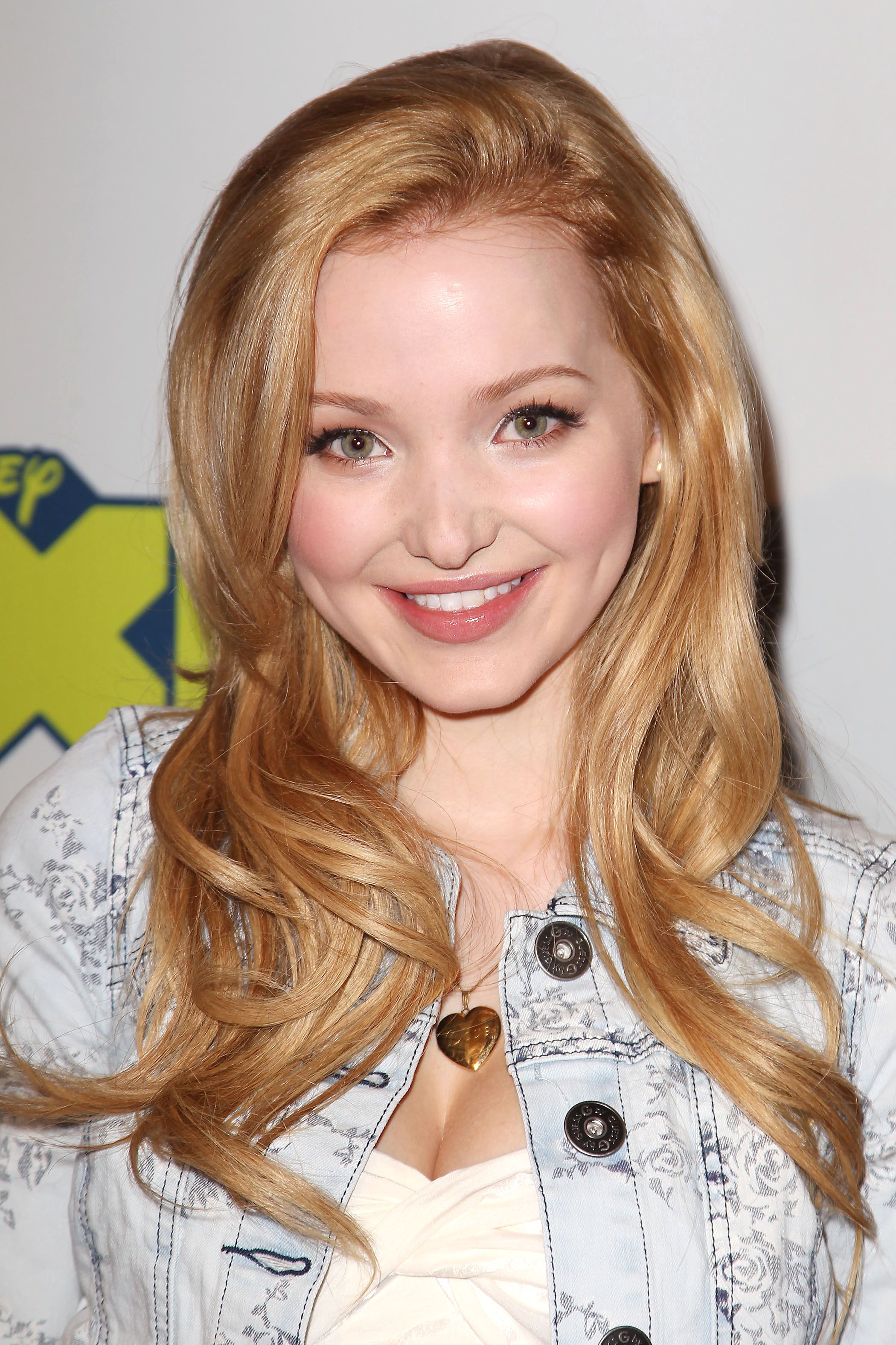 Dove Cameron s Hair Changes From Blonde to Brunette Photos J 14