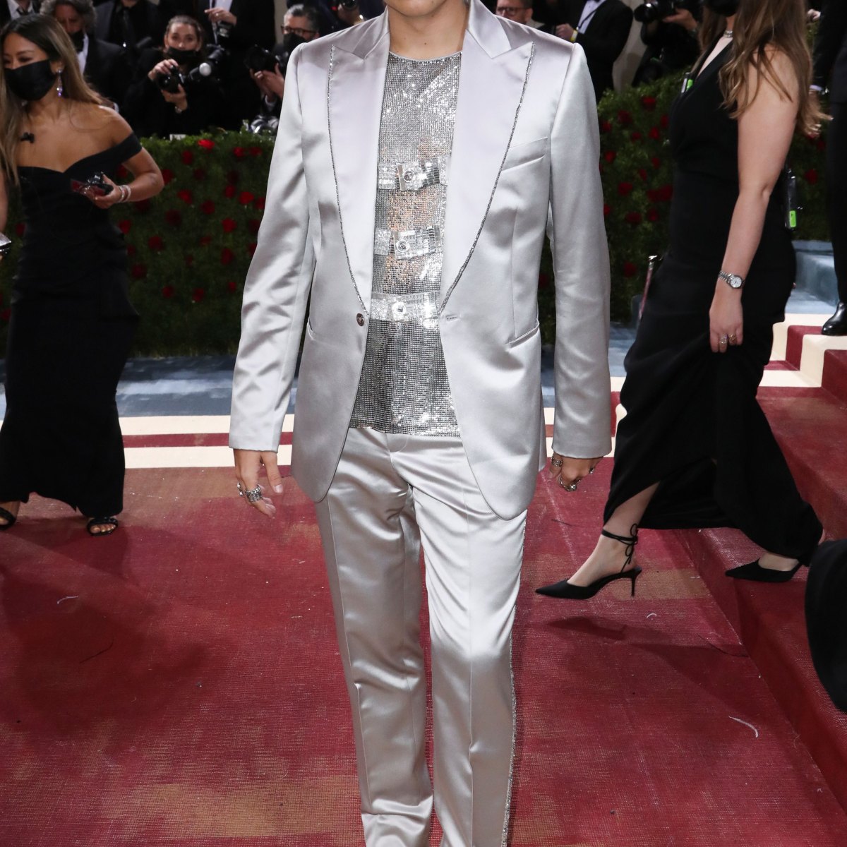 ًً on X: 220503 - the 2022 met gala red carpet johnny with peter