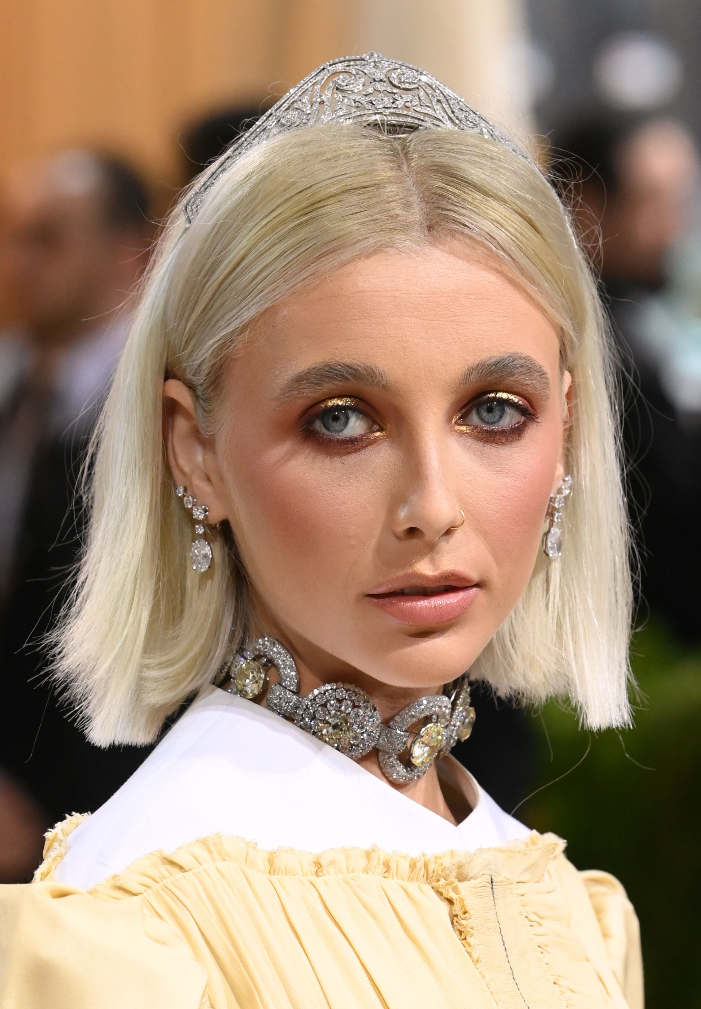 Watch Emma Chamberlain Pick Out Jewelry and Prep for Red Carpet Interviews  at the Met Gala 2022