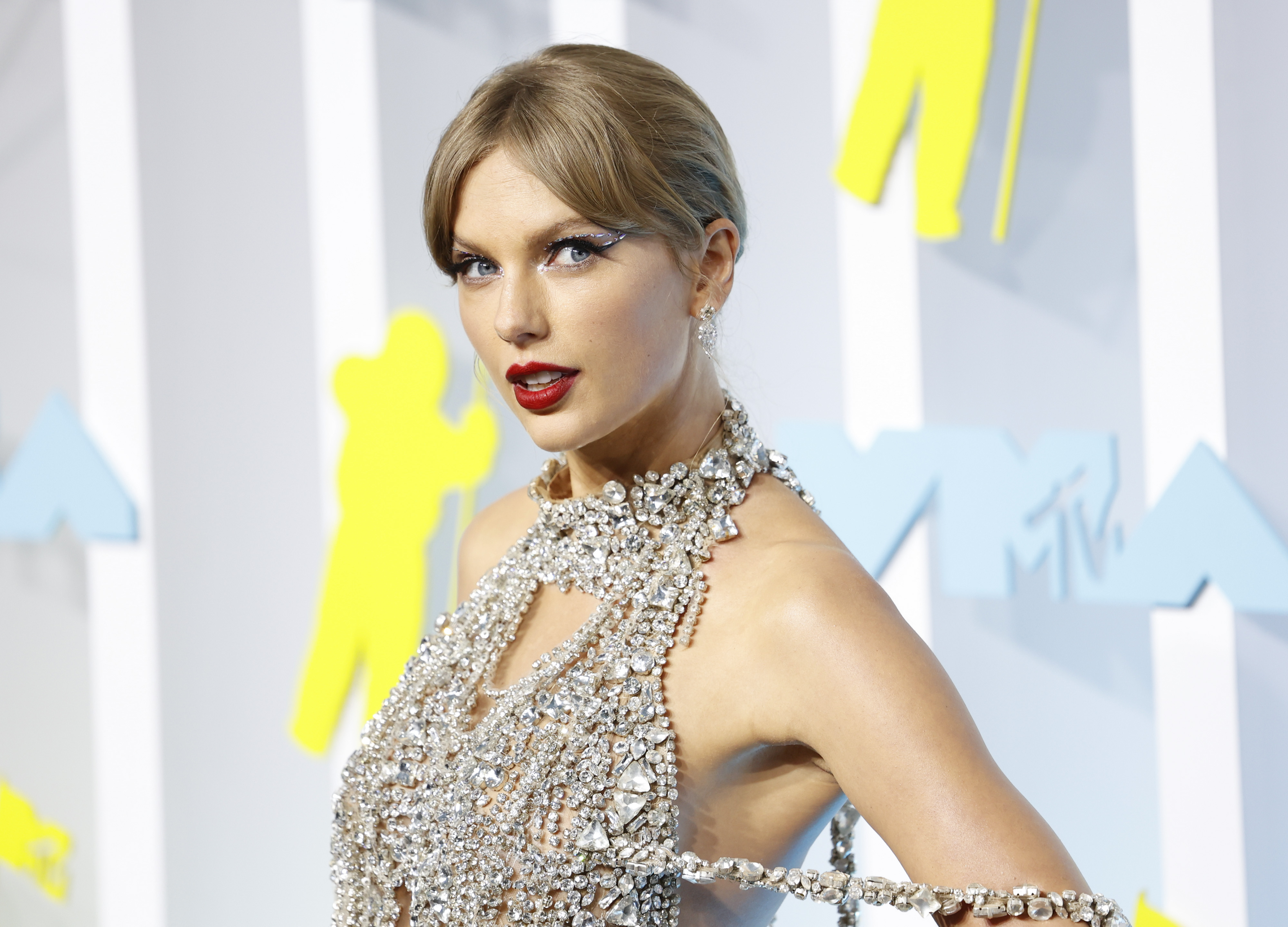 Taylor Swift Releases New Album Midnights: Listen and Read the