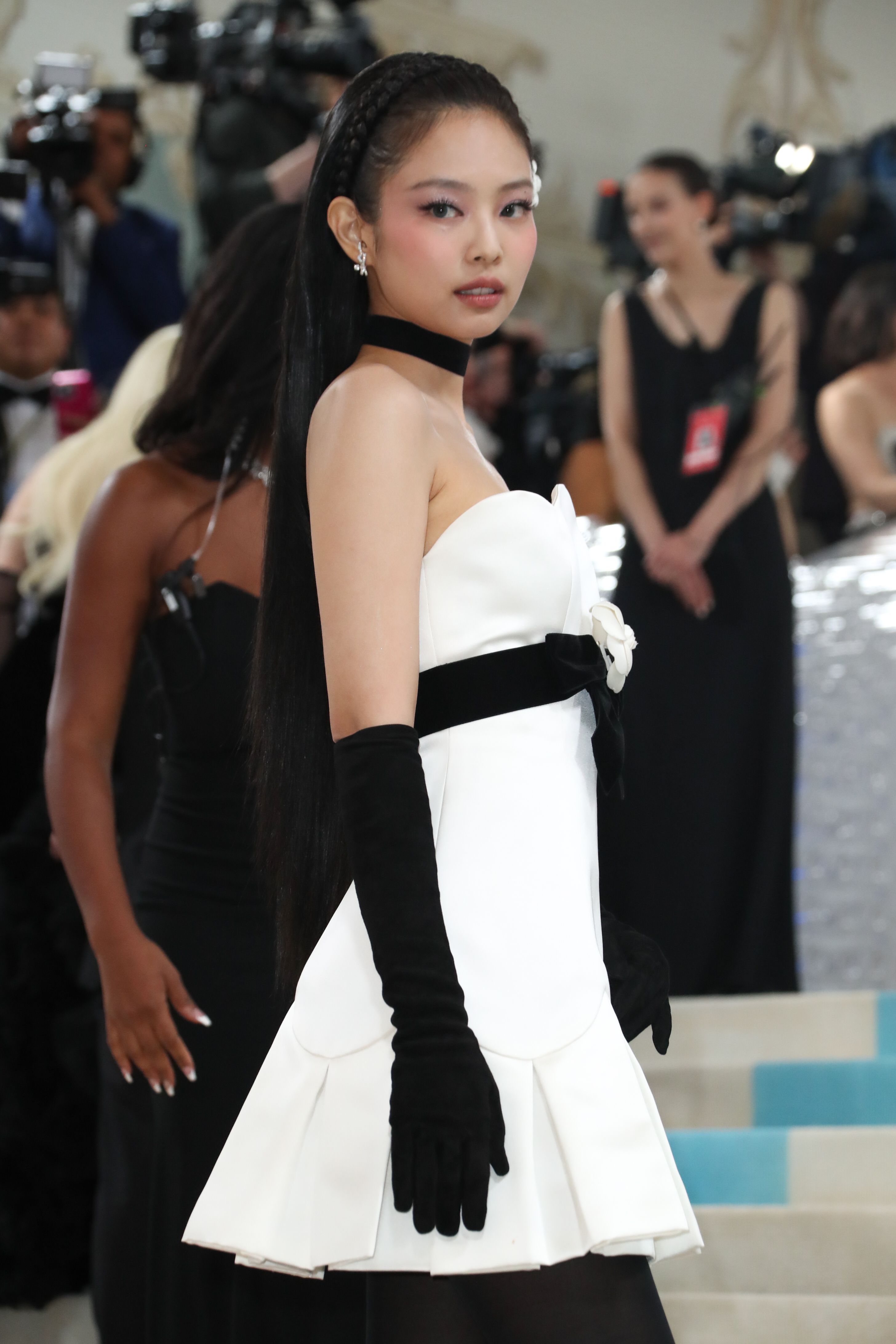 BLACKPINK Jennie Makes Met Gala Debut: Red Carpet Photos | J-14