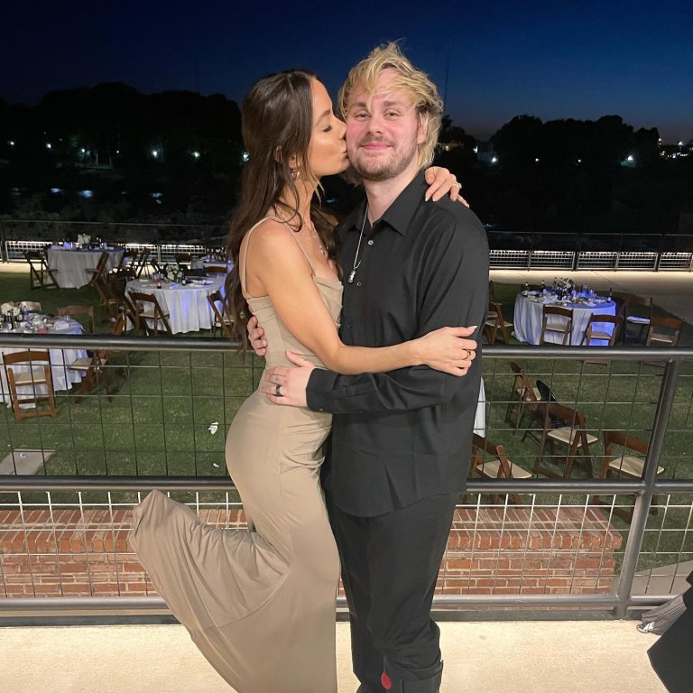 Michael Clifford, Wife Crystal Baby: Sex, Due Date, Bump Photos | J-14