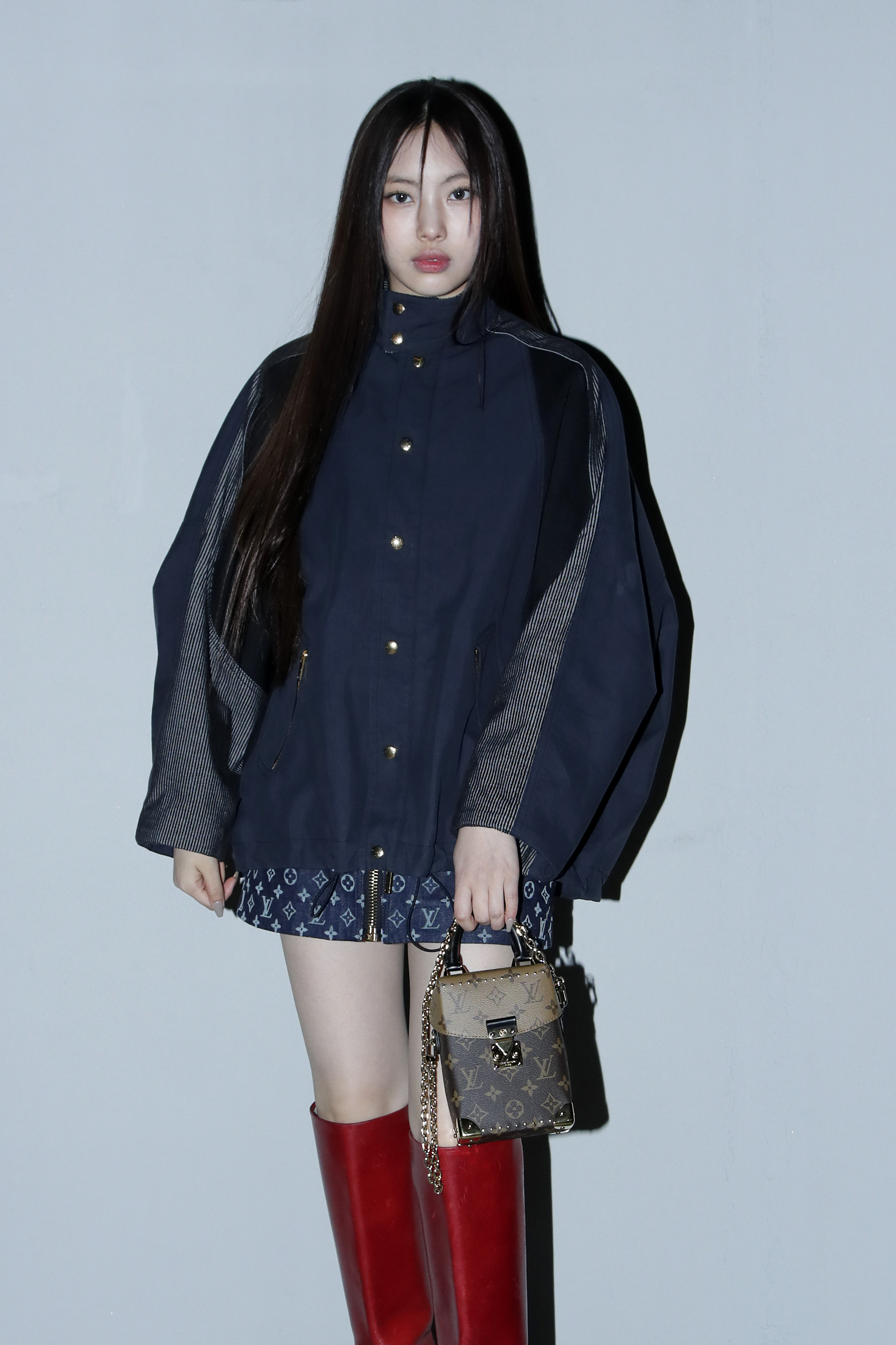 14-Year-Old NewJeans' Hyein Stuns with her model-like vibes at