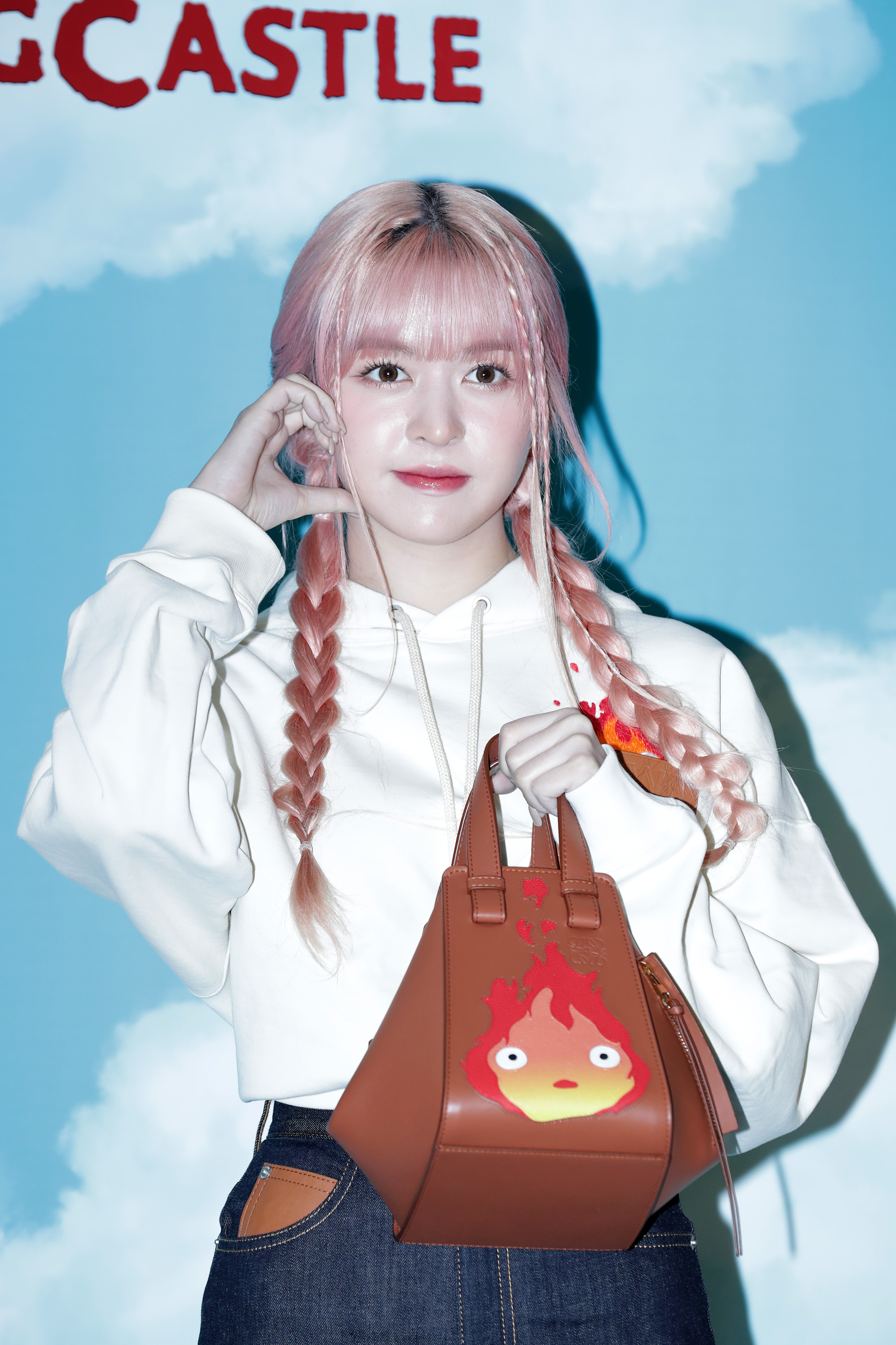 Who Is NMIXX's Lily? Meet the Main Singer of the Girl Group | J-14