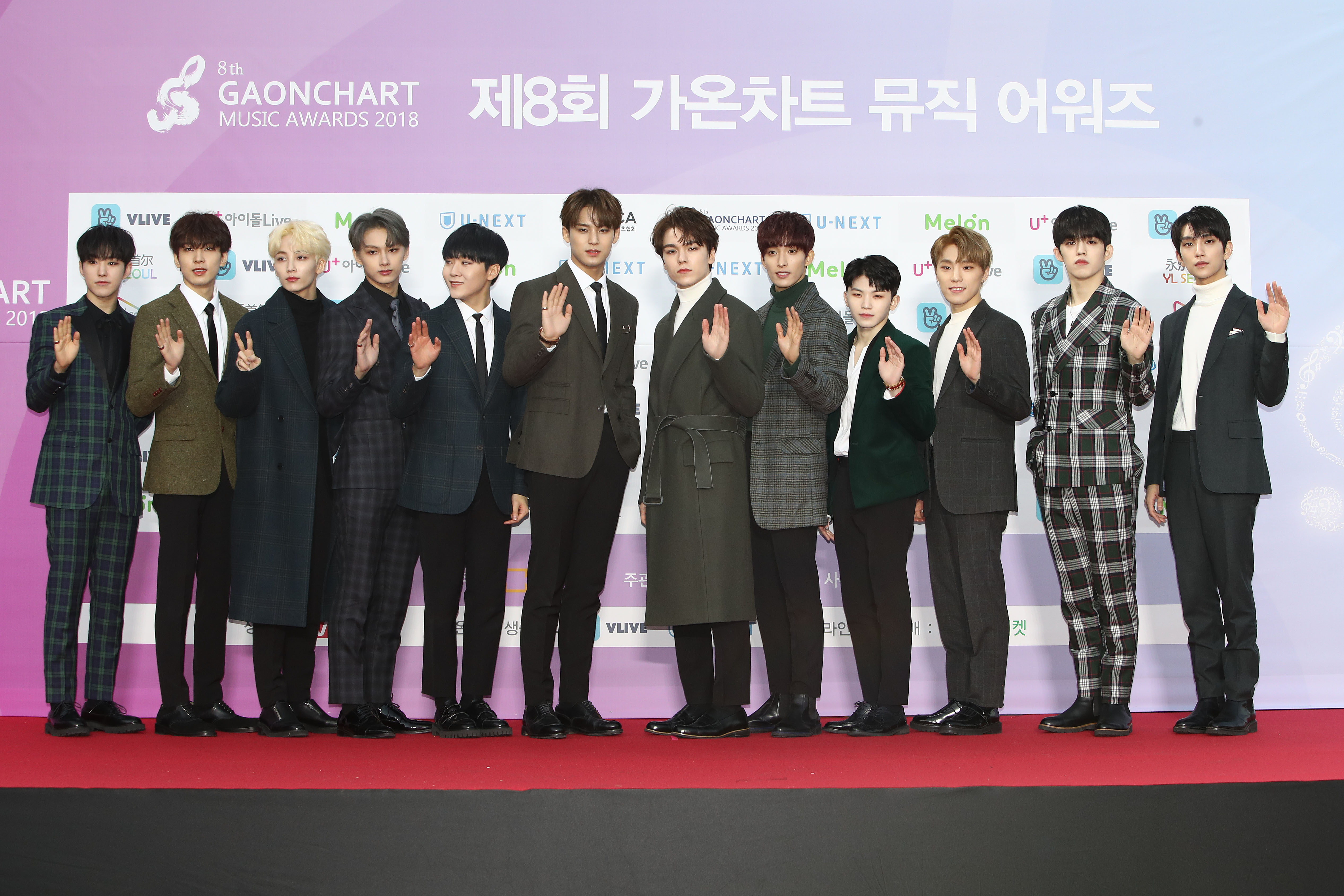 Stars Sparkle On Red Carpet For 9th Gaon Chart Music Awards | Soompi